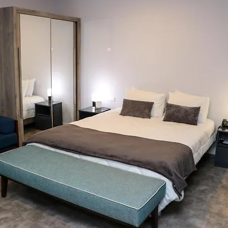 Dos Cavaleiros فندق 3*