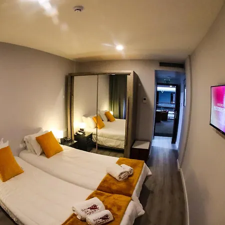 Dos Cavaleiros فندق