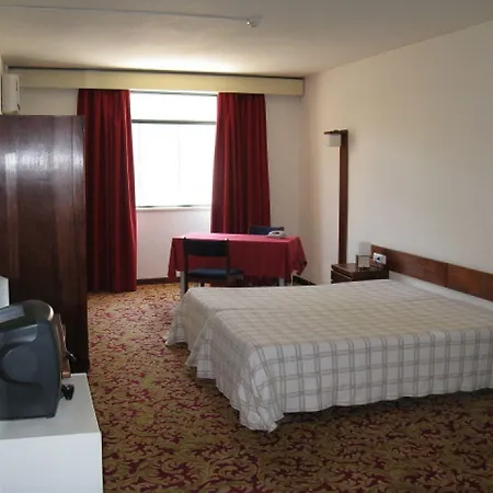 Dos Cavaleiros فندق توريس نوفاس