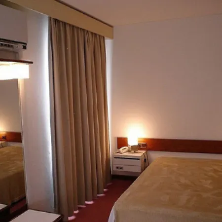 فندق Dos Cavaleiros 3*